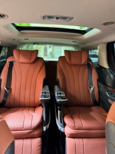Thuê Xe Kia Carnival TPHCM Đi City Tour Đánh Golf