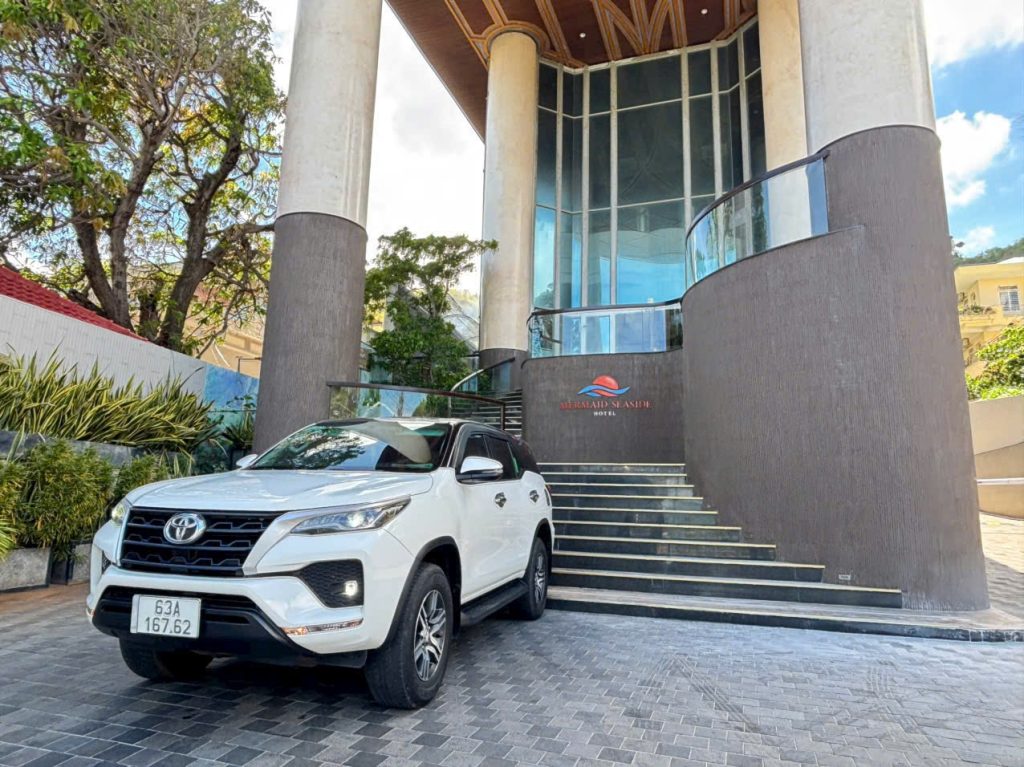 Thuê Xe 7 Chỗ Tại Bình Dương Đi Sân Bay Tân Sơn Nhất