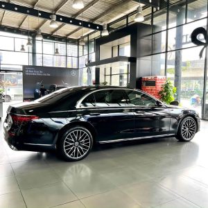 Thuê Xe Mercedes-Benz S450 Đi City Tour