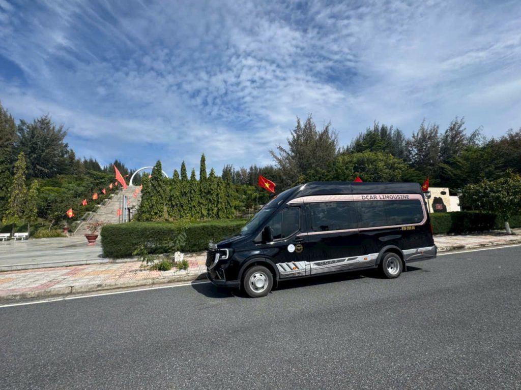 Thuê Xe Limousine 9 11 Chỗ Tại TPHCM Đi Đà Nẵng