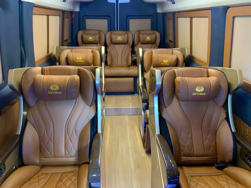 Thuê Xe Limousine 9 Chỗ Tại TPHCM Đi Vĩnh Long