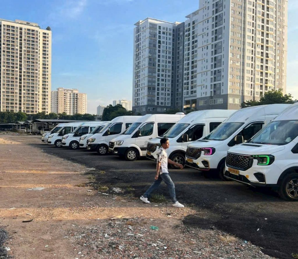 Thuê Xe 16 Chỗ Tại TPHCM Đi Chùa Hành Hương