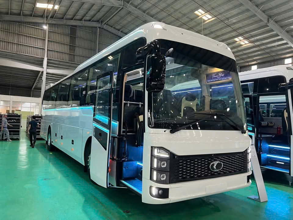Thuê Xe Limousine 19 Chỗ Tại Bình Dương Đi Sân Bay Tân Sơn Nhất