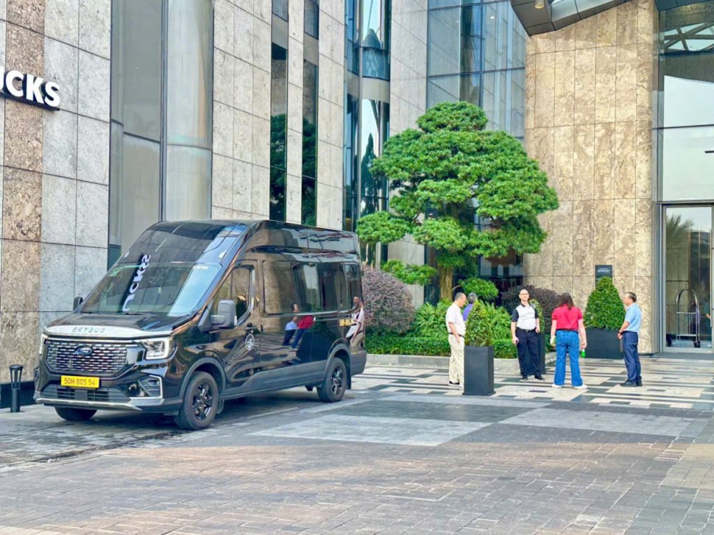 Thuê Xe Limousine 9 Chỗ Từ TPHCM Đi Măng Đen